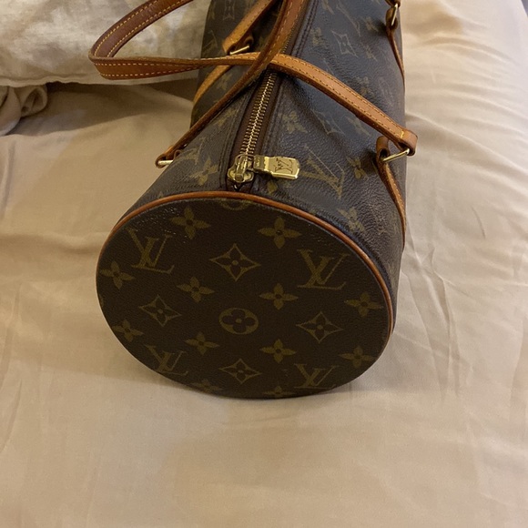 Authentic LOUIS VUITTON
Monogram Papillon - Picture 2 of 11